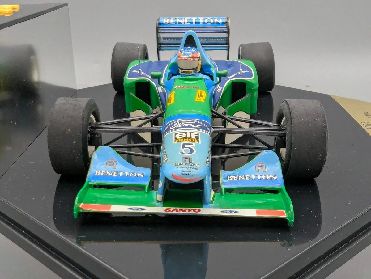 Modellautos 1:24 Onyx 5025 Bentton Ford B194 Australian GP #5 Schumacher Vitrine
