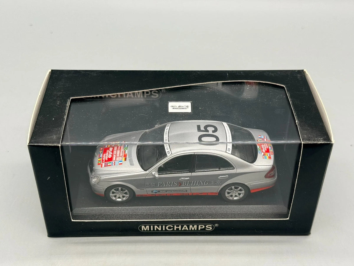 Modellautos 1:43 Minichamps Mercedes-Benz E-Klasse Rally Paris–Peking + Umkarton