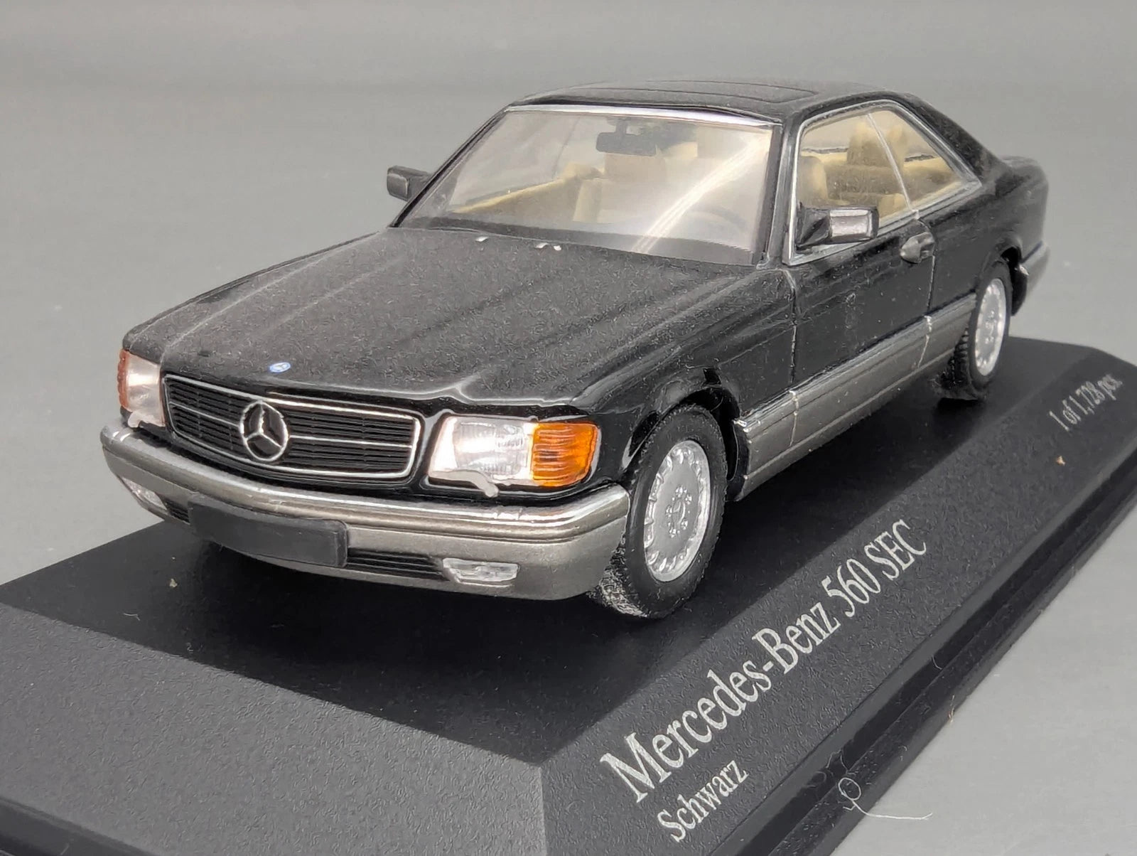 Modellautos 1:43 Minichamps Mercedes Benz 560 SEC 1986 Schwarz mit OVP