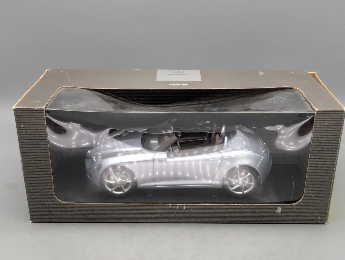 Modellautos 1:18 Gate Mercedes-Benz Vision SLA Hellblau Metallic mit Dealer OVP
