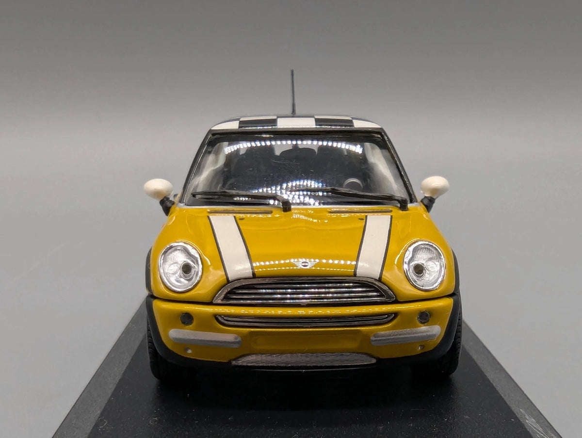 Modellautos 1:43 Minichamps Mini One 2001 Mellow Yellow Haube zum Öffnen mit OVP