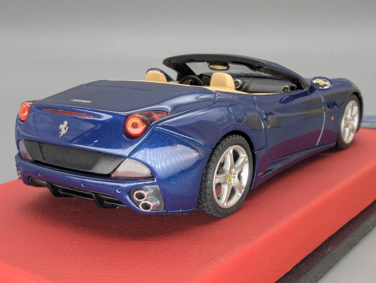 Modellautos 1:43 BBR Ferrari California 2008 Ltd 01/50 mit Vitrine + OVP