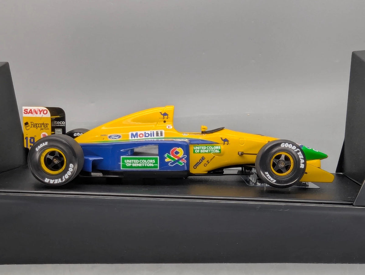 Modellautos 1:18 Minichamps Benetton Ford B191B Early 1992 #19 M. Schumacher OVP
