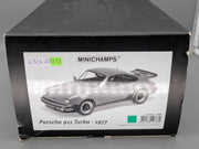 Modellautos 1:12 Minichamps Porsche 911 Turbo 1977 Grün mit OVP