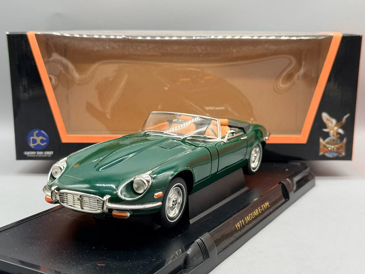 Modellautos 1:18 Road Signature Jaguar E-Type 1971 mit OVP