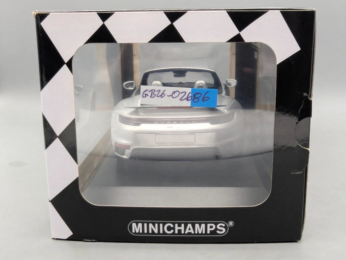 Modellautos 1:18 Minichamps Porsche 911 turbo S Cabriolet 2020 Silber mit OVP