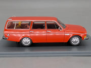 Modellautos 1:43 Neo Scale Models Volvo 145 Orange mit Hund mit Vitrine