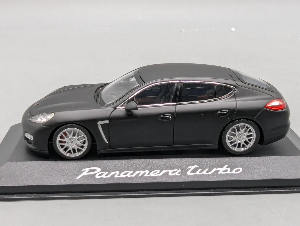 Modellautos 1:43 Minichamps Porsche 970 Panamera Turbo WAP 020 027 0C mit OVP