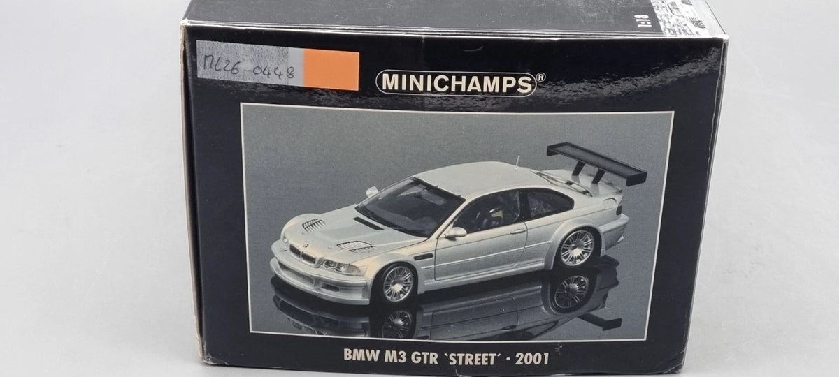 Modellautos 1:18 Minichamps 100 012100 BMW M3 GTR Street 2001 silver OVP