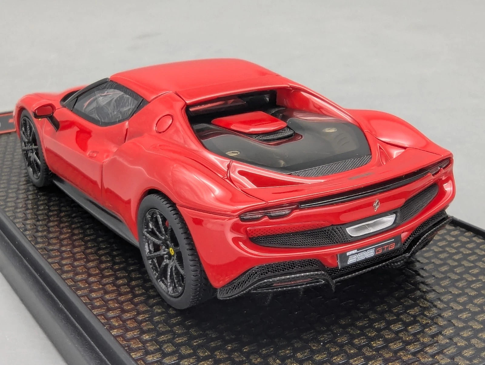 Modellautos 1:43 BBR Concept43 Ferrari 296 GTB Rosso Corsa 322 Ltd 53/96 mit OVP