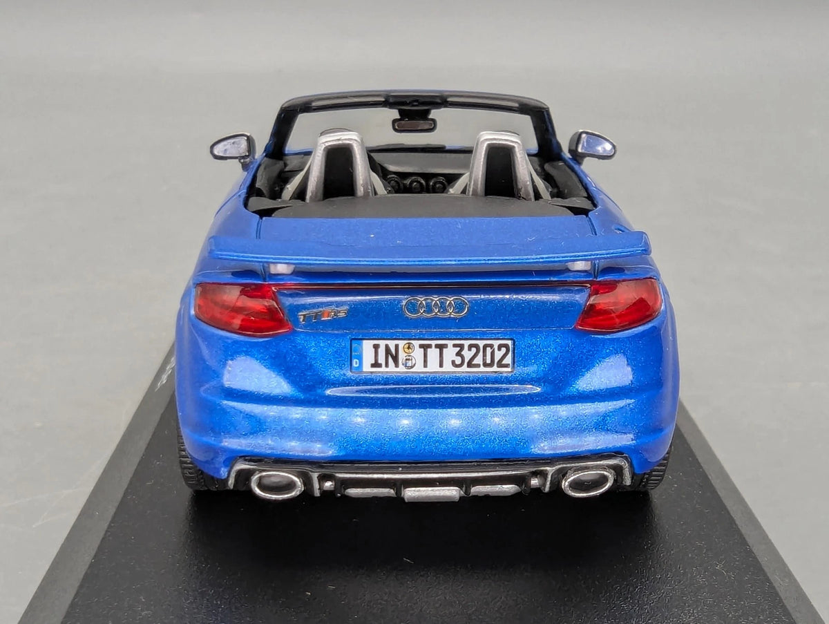 Modellautos 1:43 iScale Audi TT RS Roadster Ara Blau Metallic mit Dealer OVP
