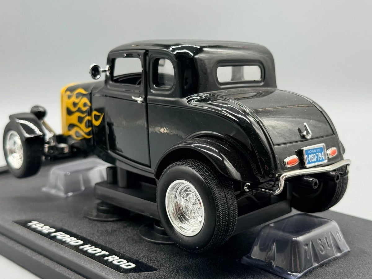 Modellautos 1:18 Motor Max Ford Hot Rod 1932 Schwarz mit OVP