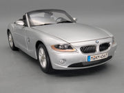 Modellautos 1:18 Kyosho BMW Z4 Cabriolet Silber