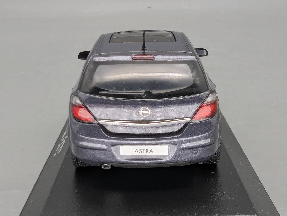 Modellautos 1:43 Minichamps Opel Astra Blau Grau Metallic mit Dealer OVP