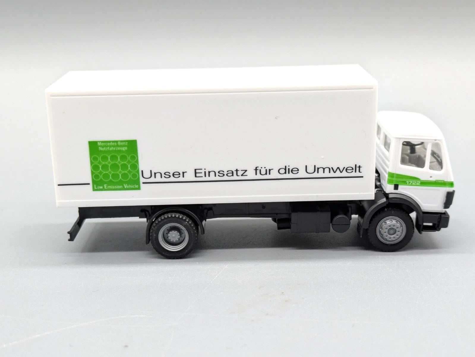 Lkw Modell 1:87 Herpa Mercedes-Benz Low Emission Vehicle Werbemodell mit OVP