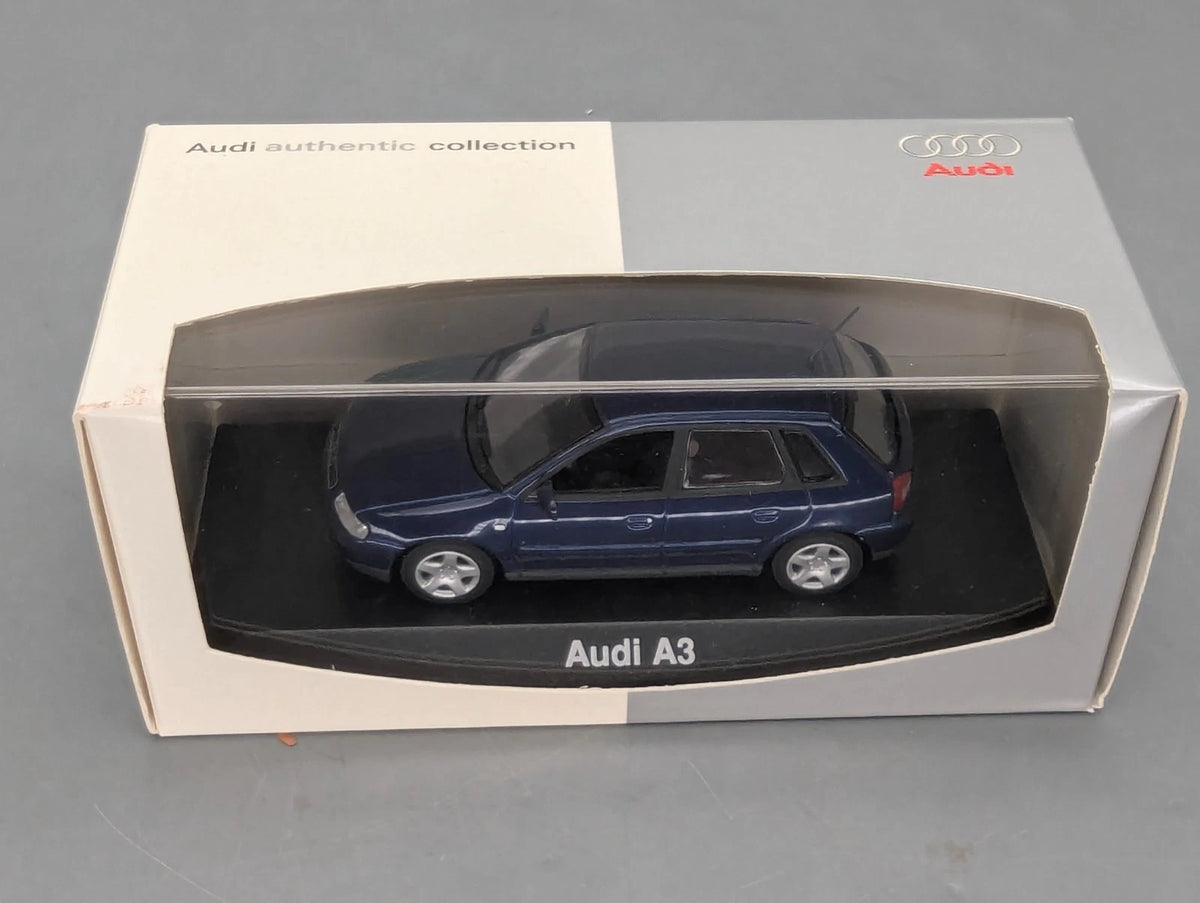 Modellautos 1:43 Minichamps Audi A3 Blau Metallic mit Dealer OVP