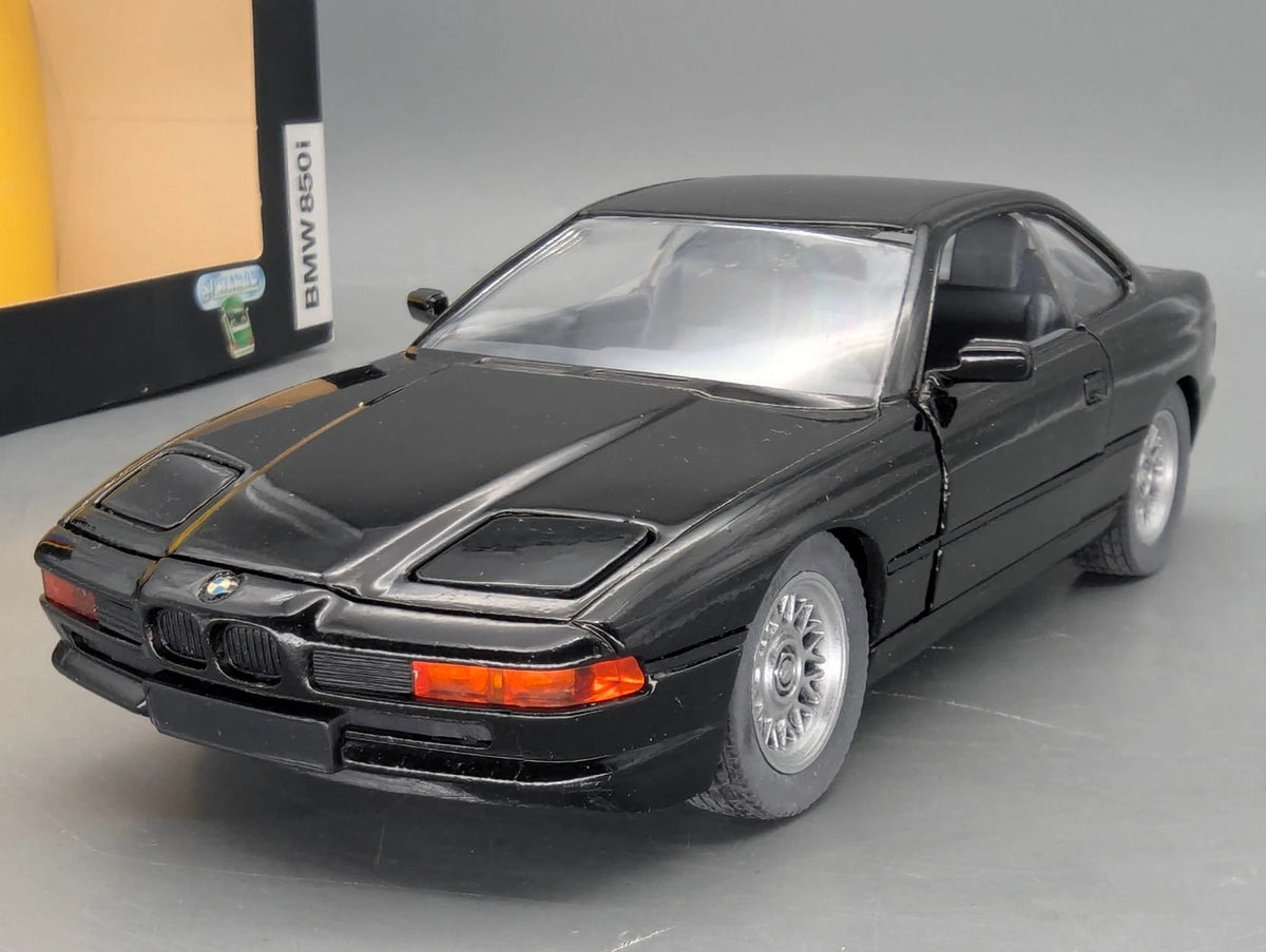 Modellautos 1:24 Schabak BMW 850i Schwarz mit OVP