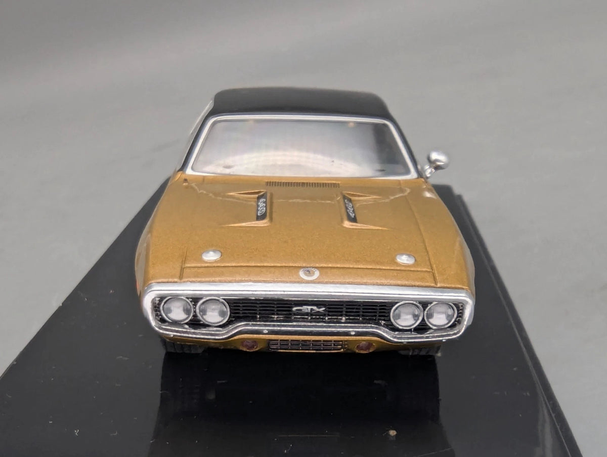 Modellautos 1:43 Ixo Plymouth GTX Runner 1971 mit Vitrine