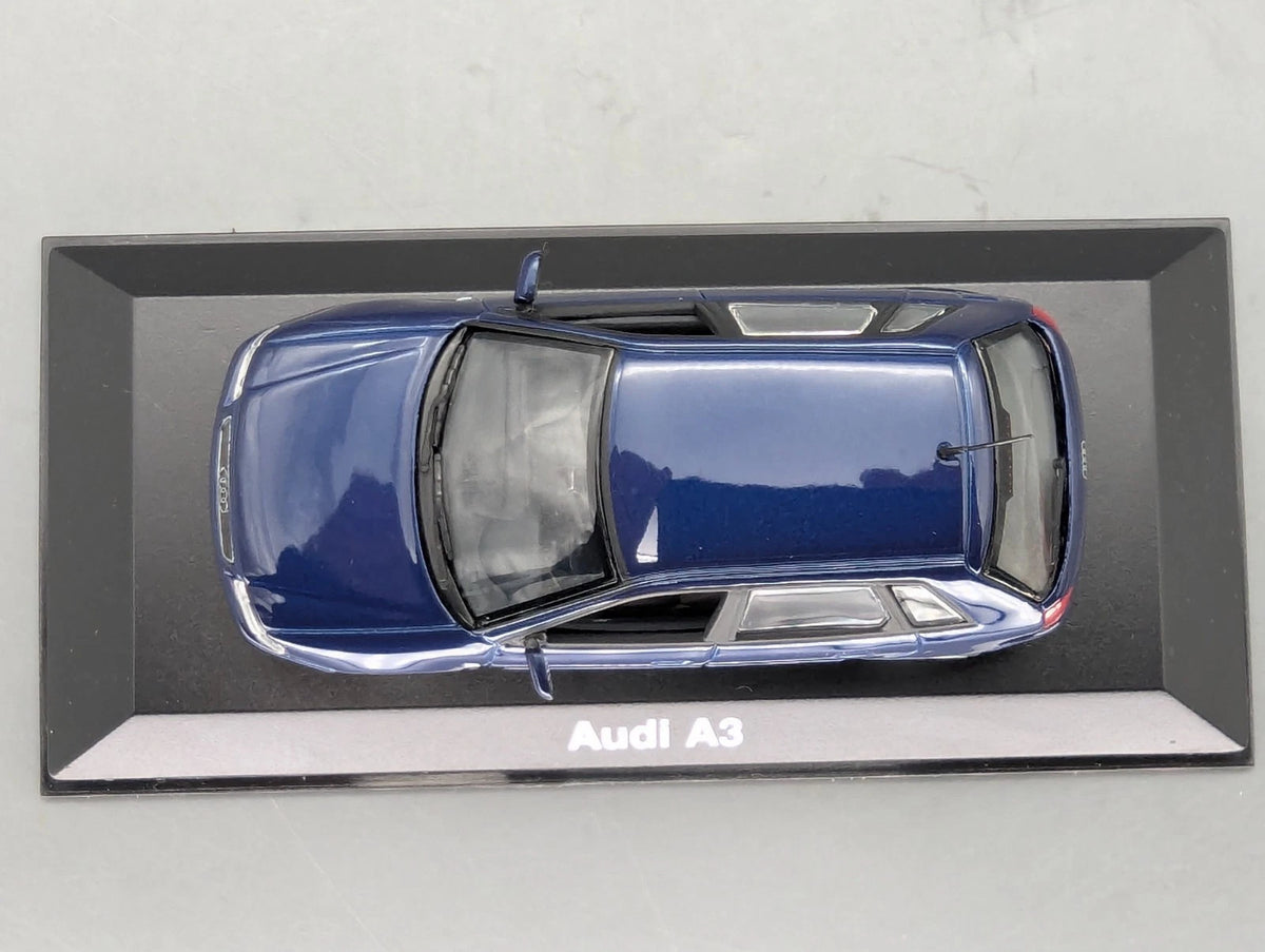 Modellautos 1:43 Minichamps Audi A3 Blau Metallic mit Dealer OVP