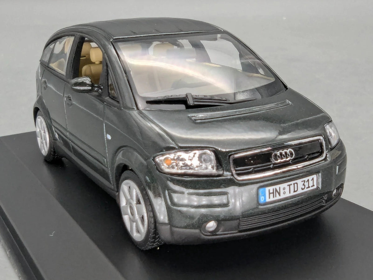 Modellautos 1:43 Minichamps Audi A2 Grau Metallic mit Dealer OVP