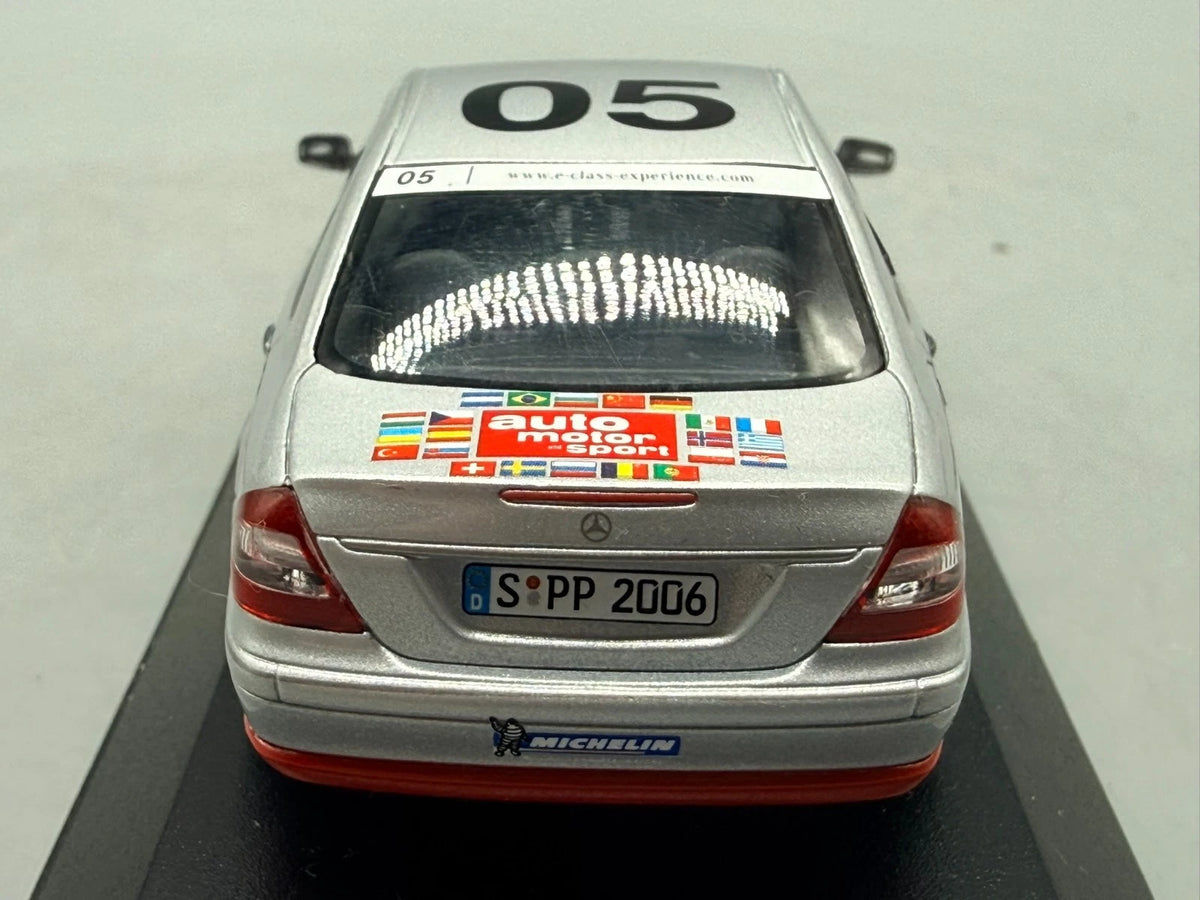 Modellautos 1:43 Minichamps Mercedes-Benz E-Klasse Rally Paris–Peking +Umkarton