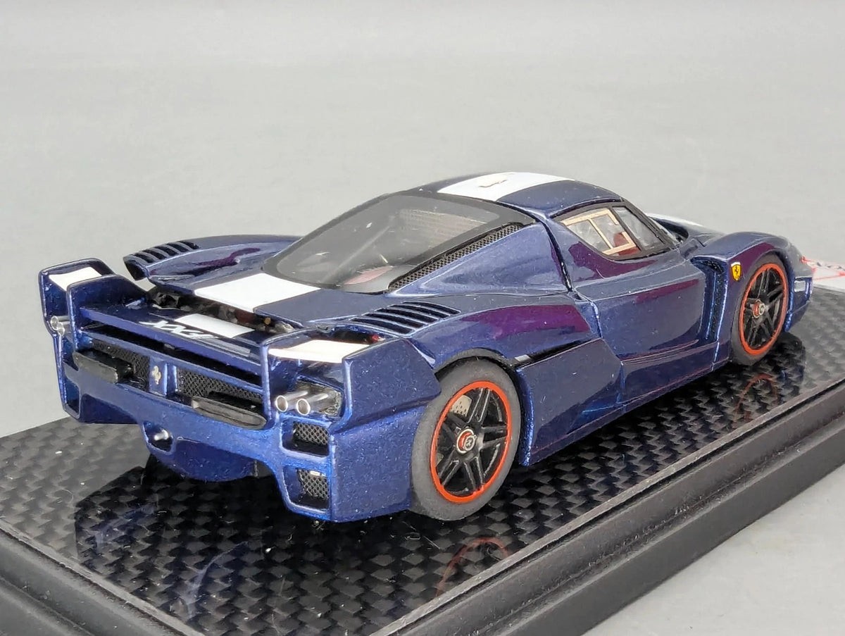 Modellautos 1:43 MR Ferrari FXX mit Open Engine Funktion Bosica Motor mit OVP
