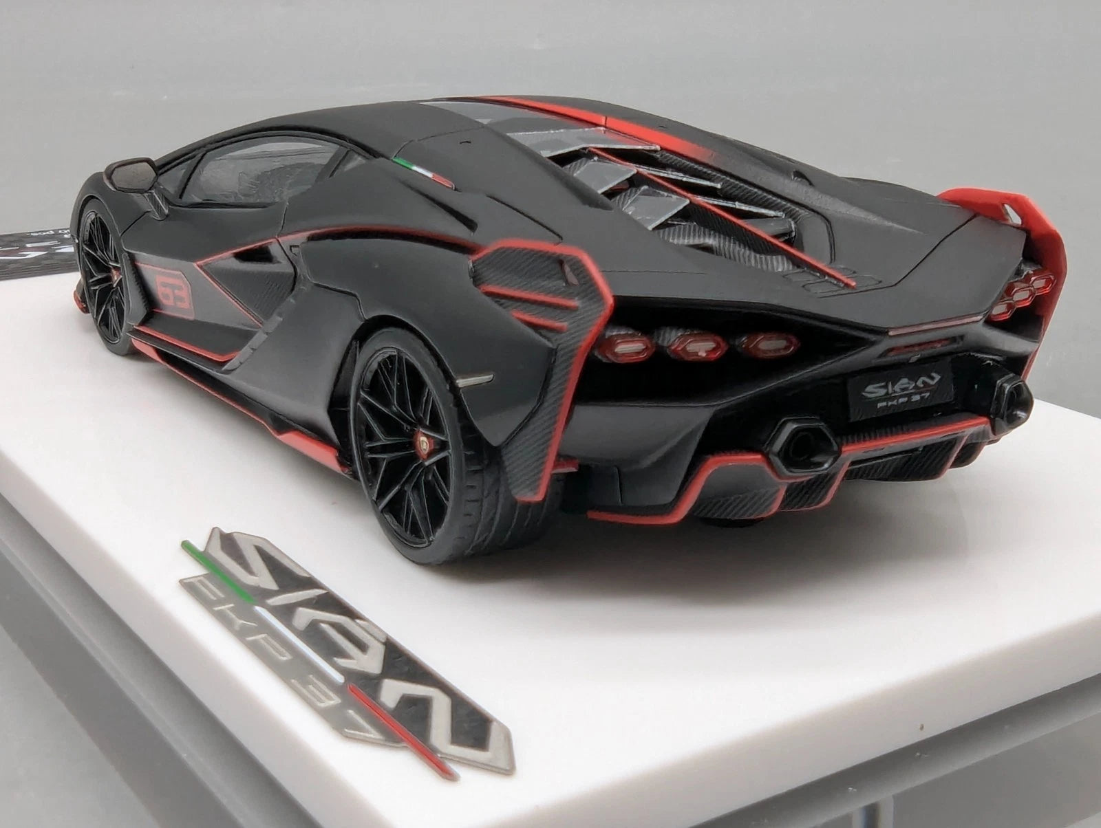 Eidolon Make Up 1:43 Lamborghini Sian FKP 37 with Stripe 2019 Nero 60/60 mit OVP