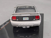 Modellautos 1:43 Ixo Ford Mustang Saleen S281 2005 mit Vitrine