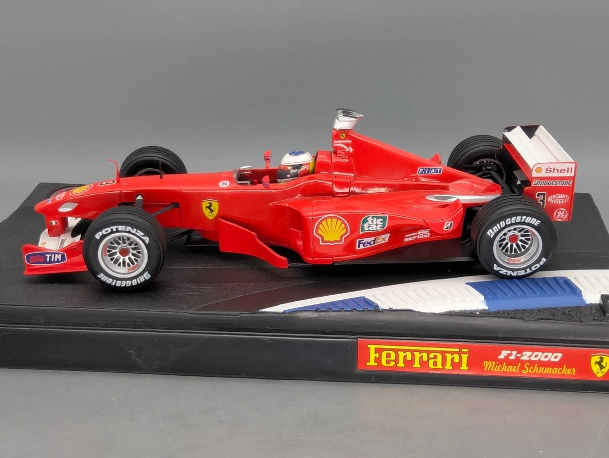 Modellautos 1:18 Hot Wheels Racing 26697 Ferrari F1-2000 #3 M Schumacher OVP