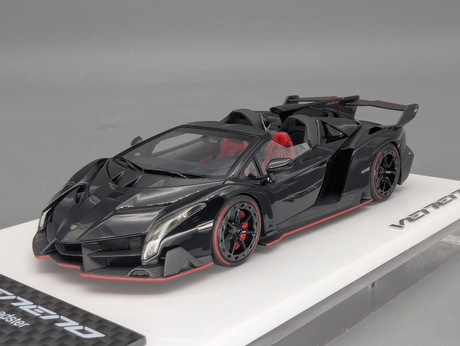 Eidolon Make Up 1:43 Lamborghini Veneno Roadster 2015 Black Red Ltd 54/80 OVP