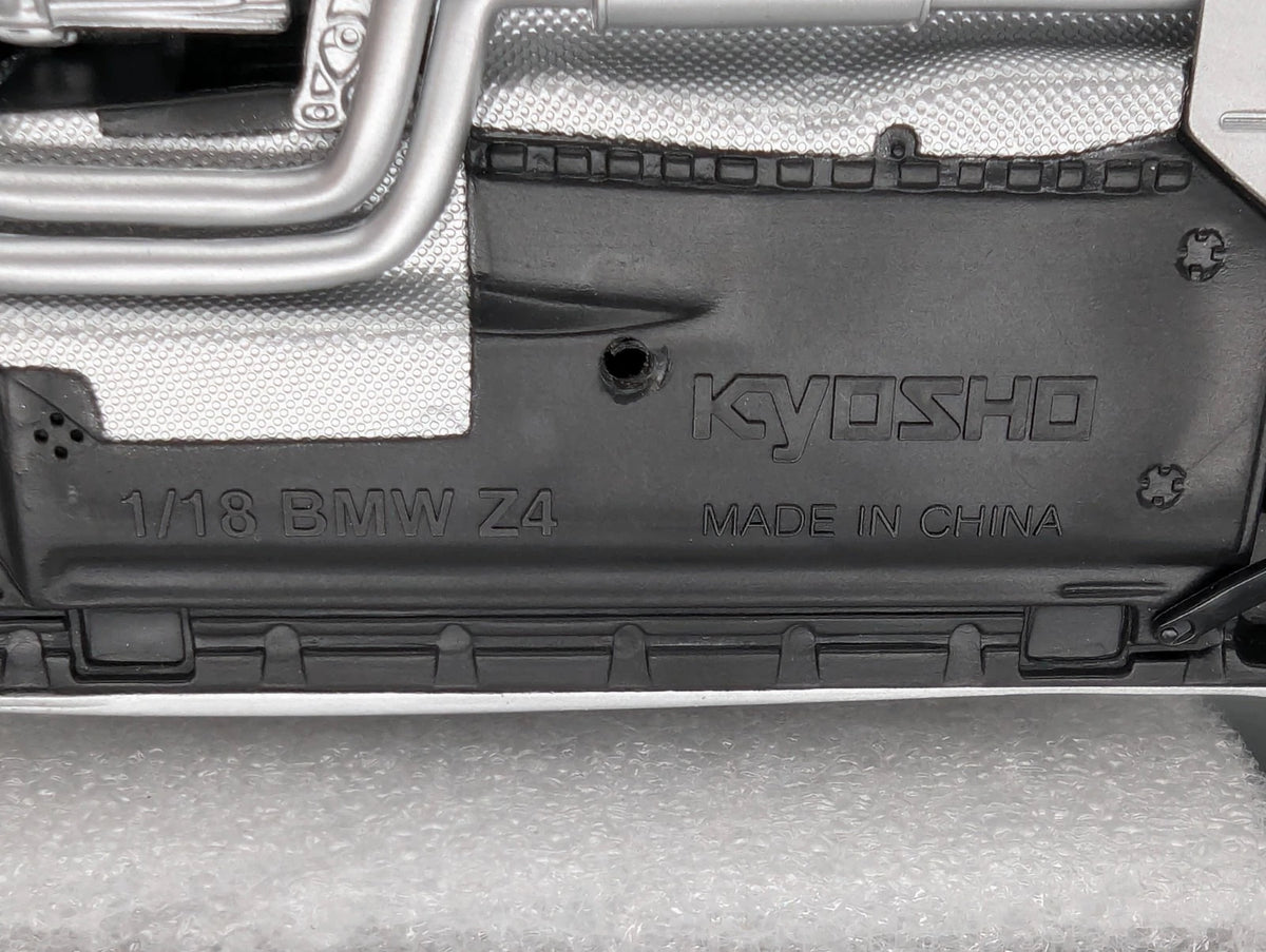 Modellautos 1:18 Kyosho BMW Z4 Cabriolet Silber