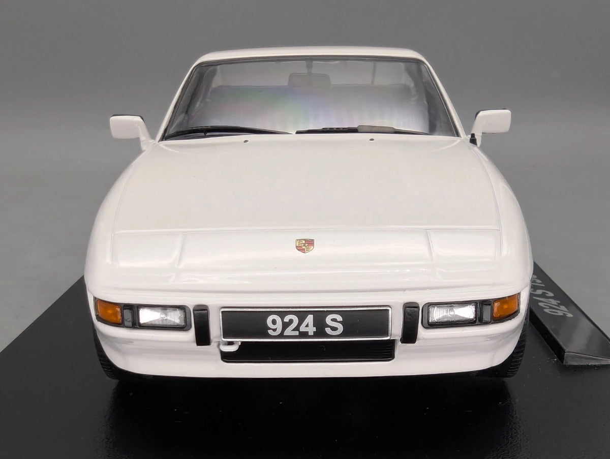 Modellautos 1:18 KK-Scale Porsche 924 S 1986 Weiß mit OVP