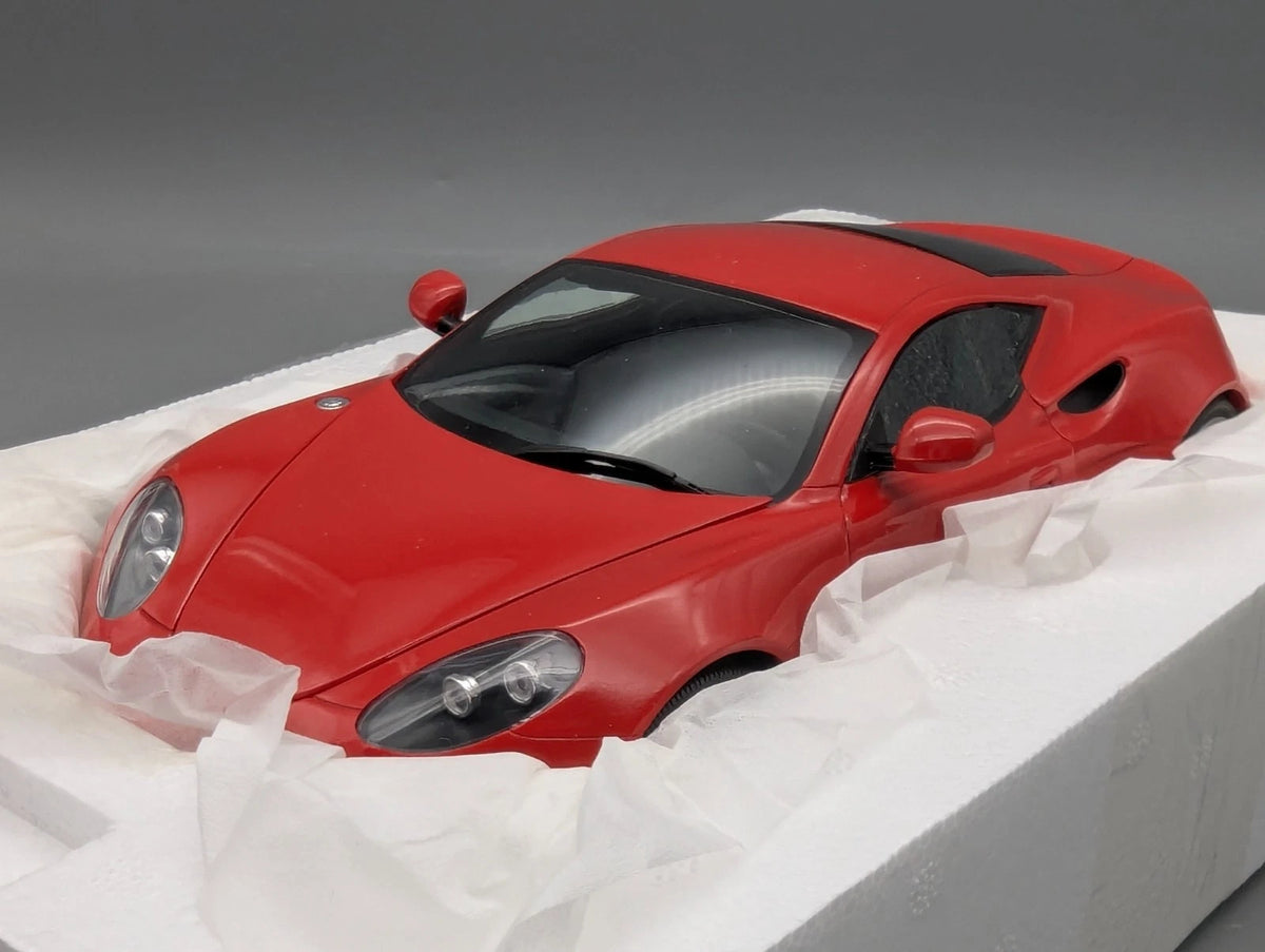 Modellautos 1:18 Revell Artega GT Feuerrot mit OVP