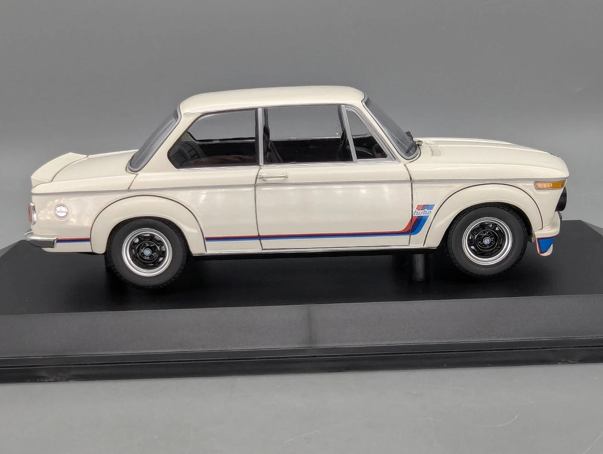 Modellautos 1:18 Minichamps BMW 2002 Turbo 1973 Weiß mit OVP