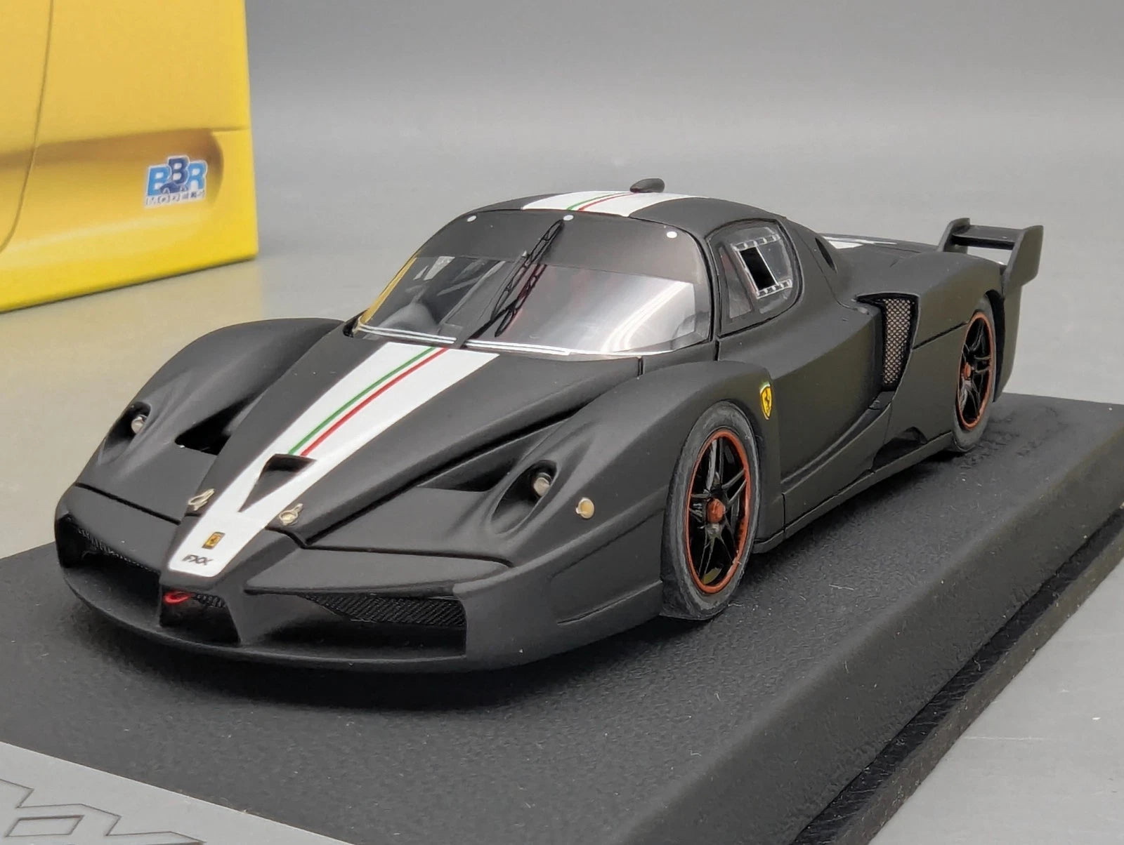 Modellautos 1:43 BBR Ferrari FXX  2006 Black Matt Ltd 19/20 mit Vitrine und OVP