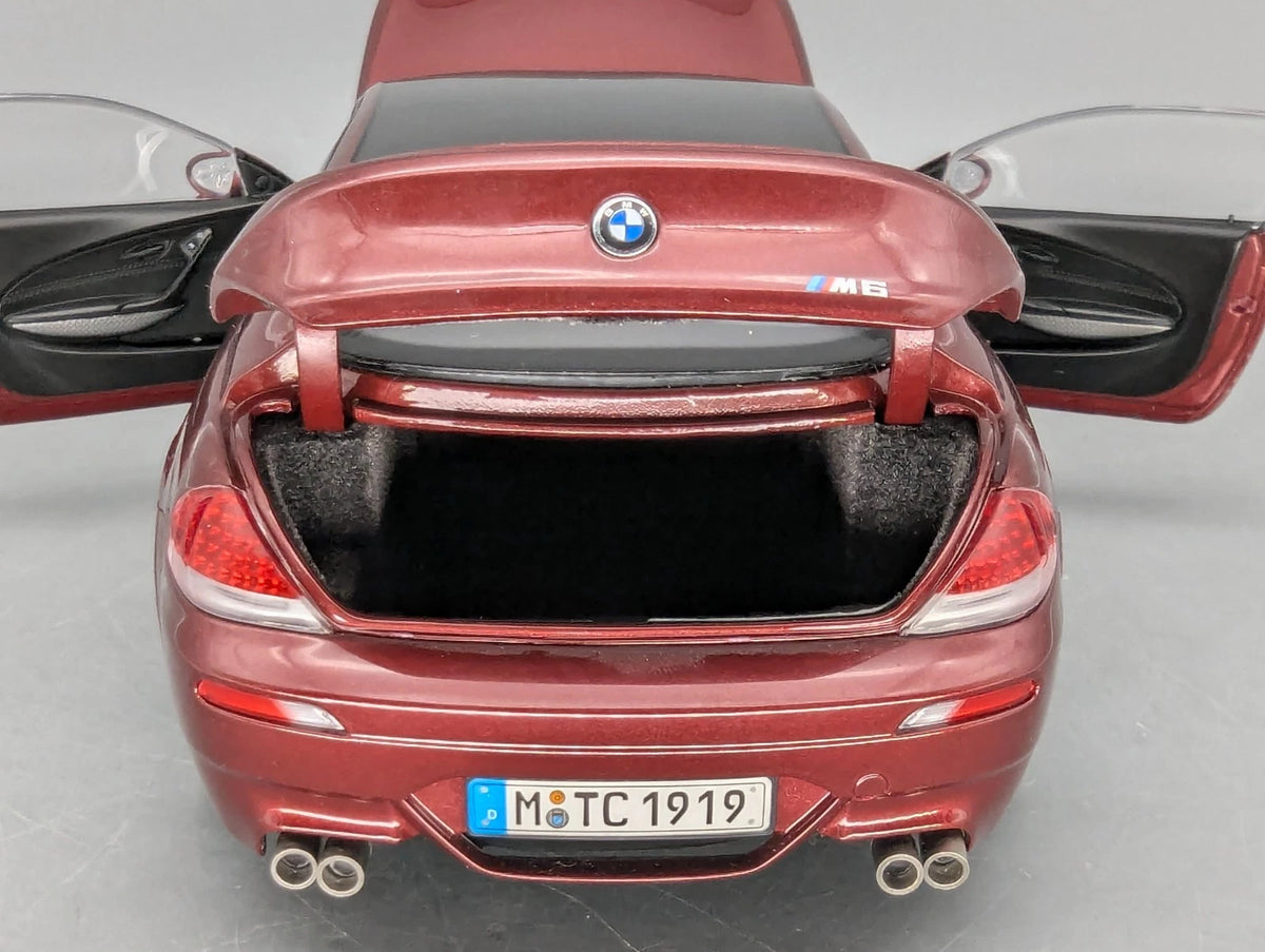 Modellautos 1:18 Kyosho BMW M6 mit Dealer OVP