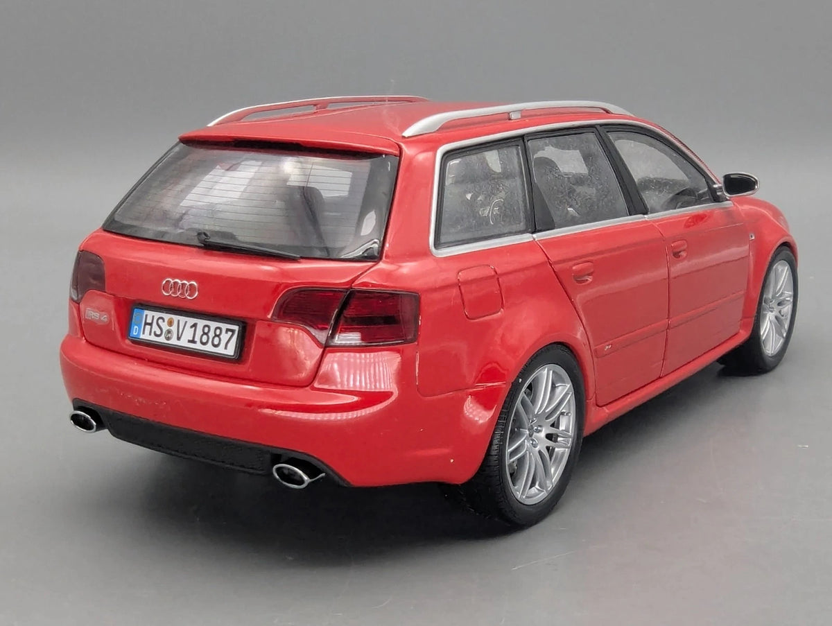 Modellautos 1:18 Minichamps Audi RS 4 Avant 2006 Rot mit OVP