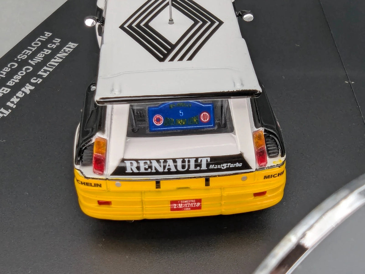 Modellautos 1:43 Universal Hobbies Renault Maxi Turbo 1966 #5 Sainz Boto Vitrine