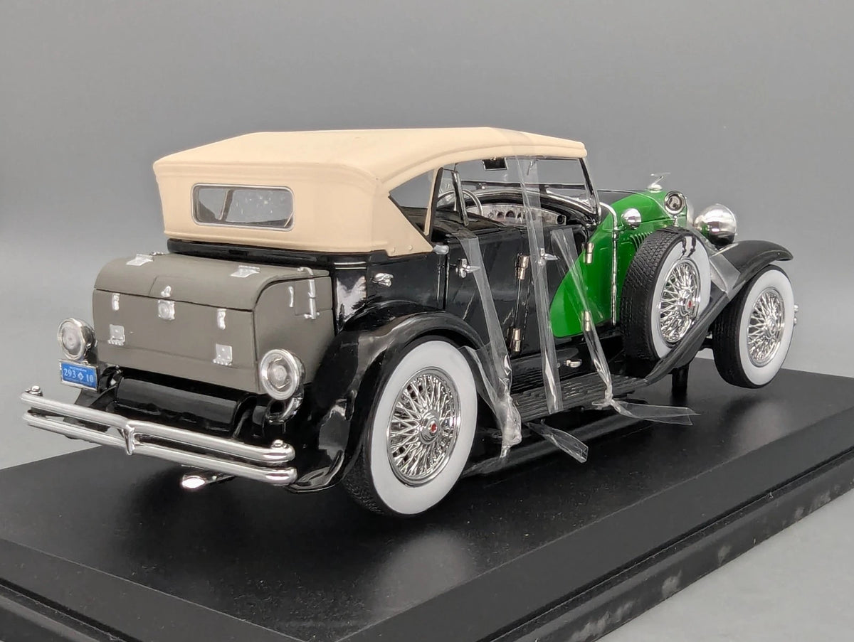 Modellautos 1:18 Signature Models SIG18110 1934 Duesenberg Grün mit OVP