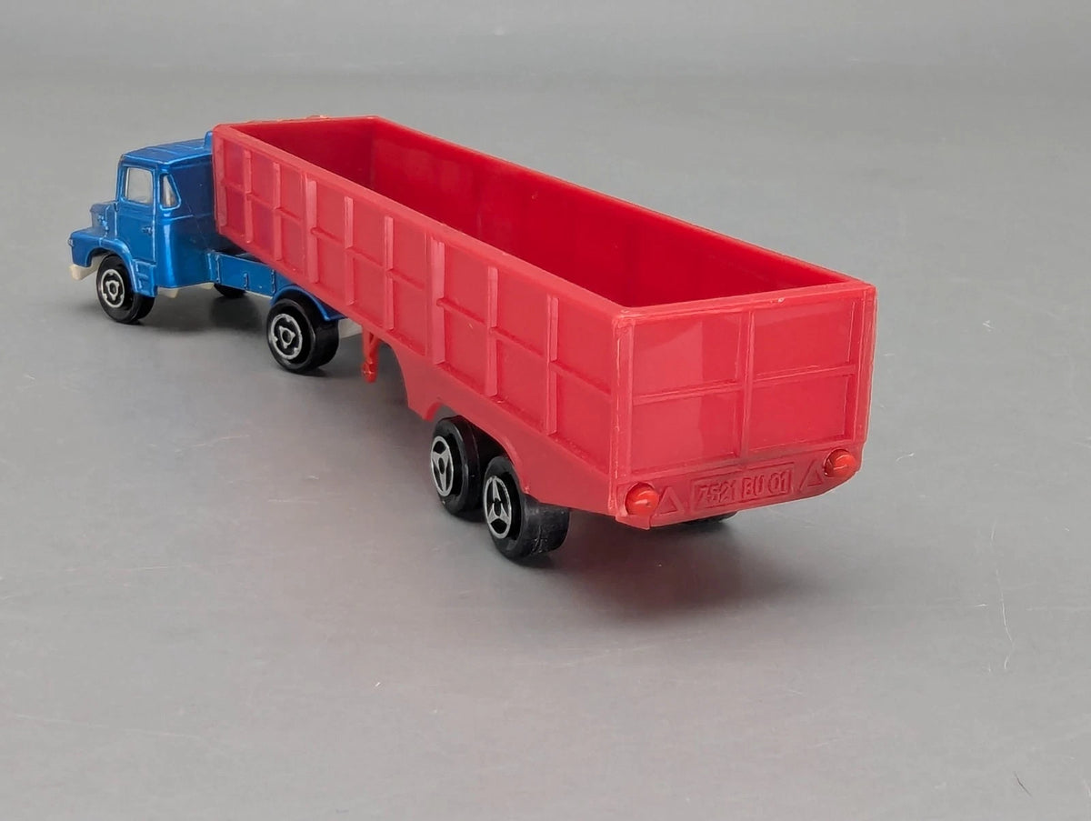 Modellautos 1:100 Majorette 320 Fardier Scania LKW + Original Majorette Vitrine