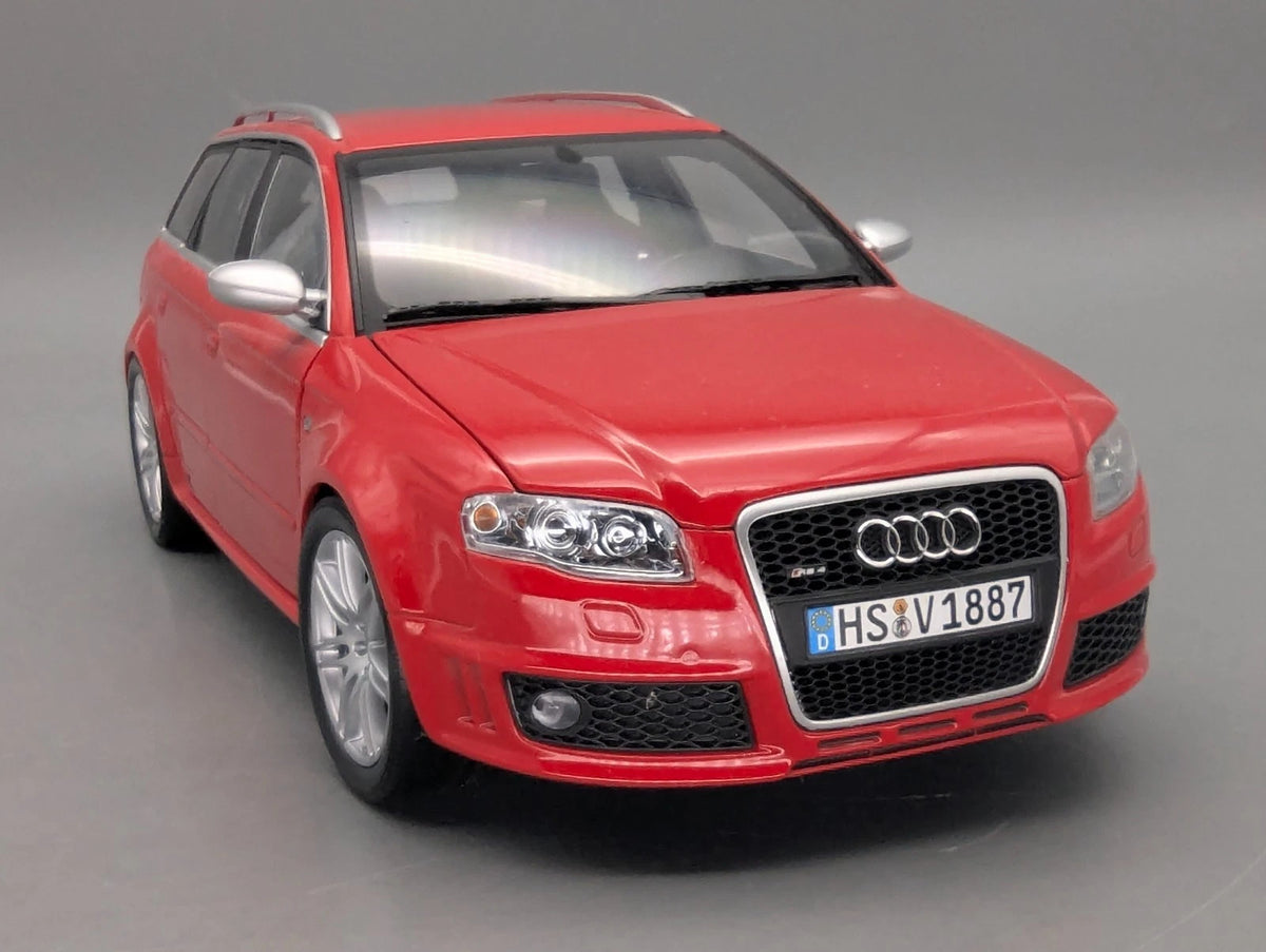 Modellautos 1:18 Minichamps Audi RS 4 Avant 2006 Rot mit OVP