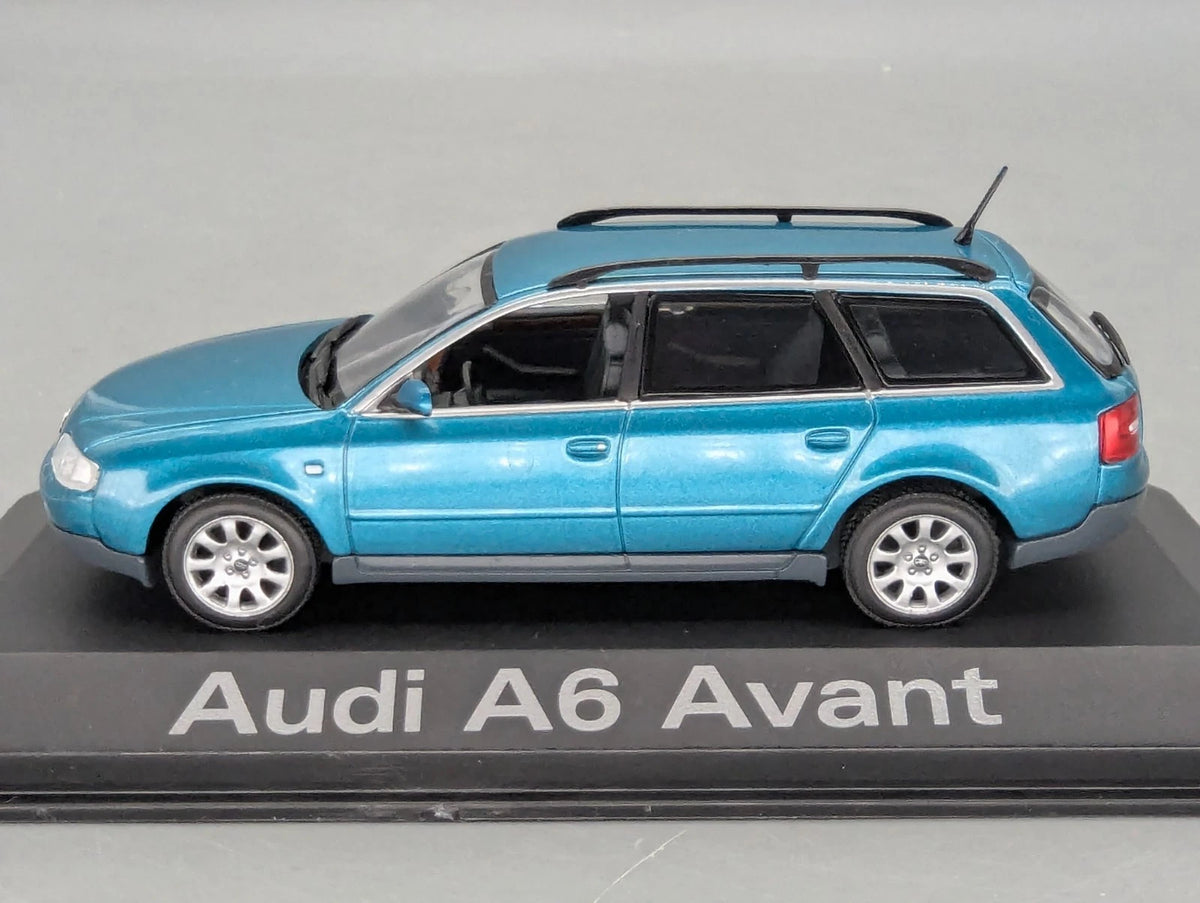 Modellautos 1:43 Minichamps Audi A6 Avant Türkis Metallic mit Dealer OVP