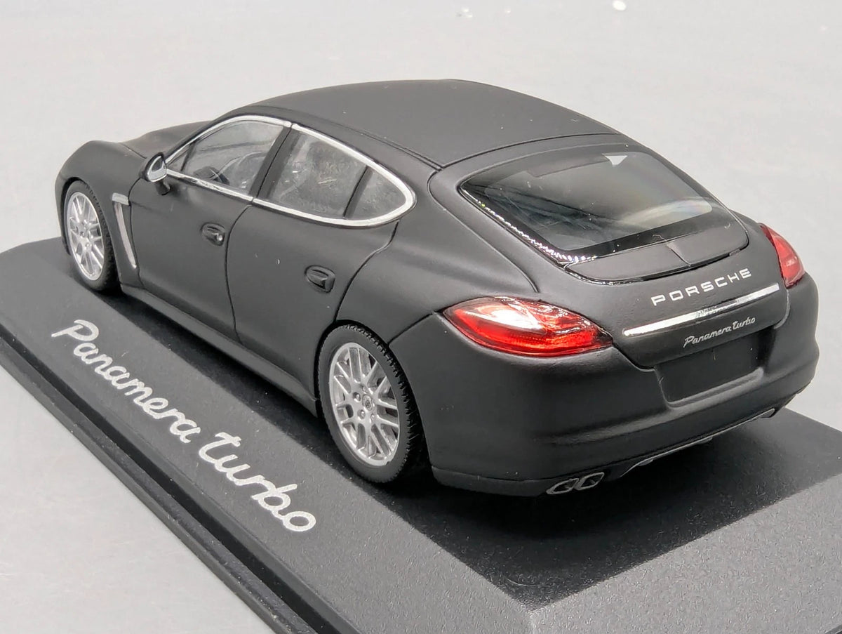 Modellautos 1:43 Minichamps Porsche 970 Panamera Turbo WAP 020 027 0C mit OVP