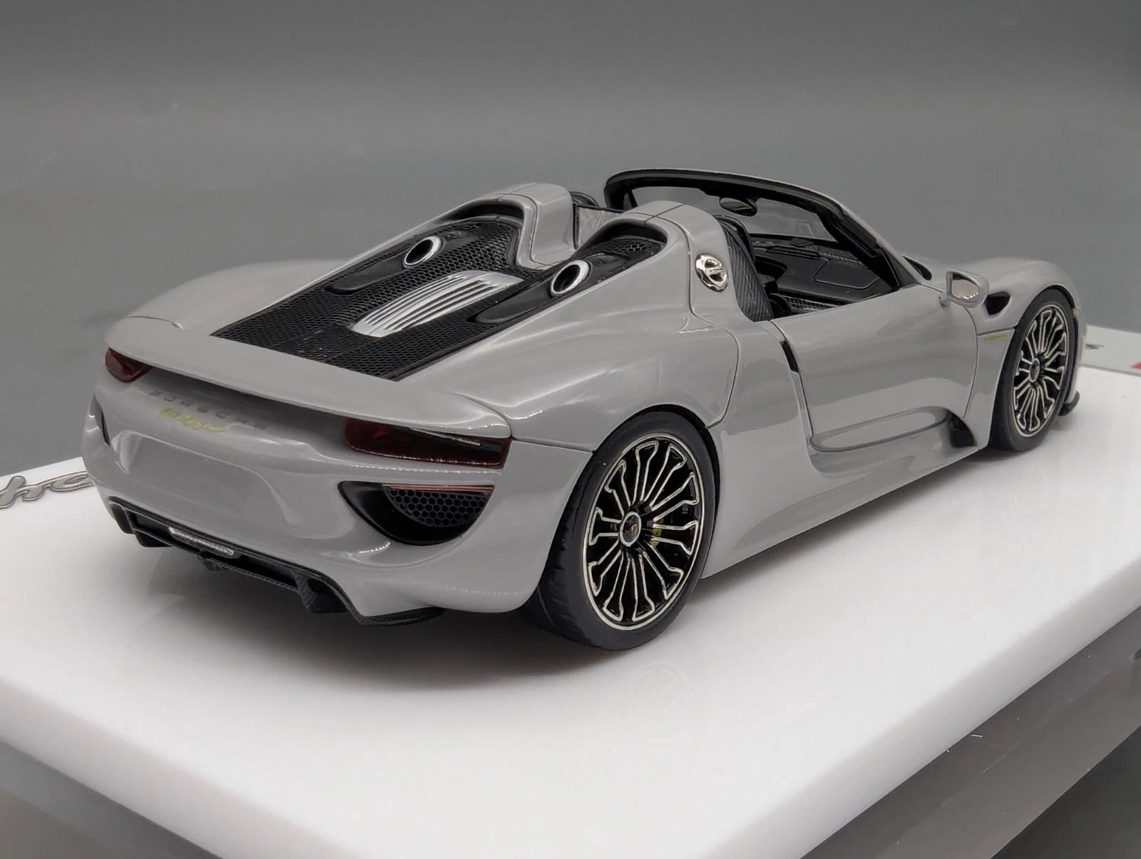 Eidolon Make Up 1:43 Porsche 918 Spyder 2011 Fashion Grey Ltd 12/60 mit OVP