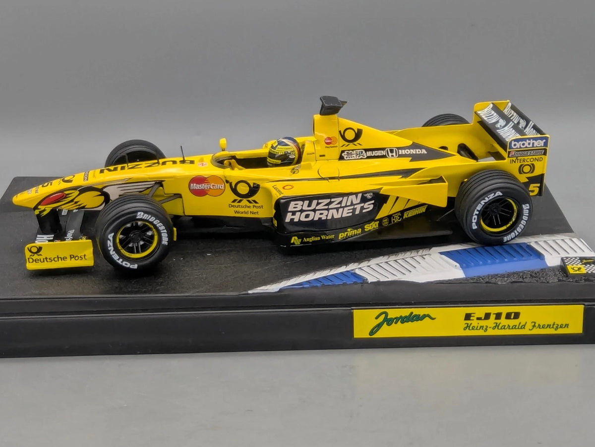 Modellautos 1:18 Hot Wheels Racing 2000 Jordan EJ10 #5 H. H. Frentzen mit OVP