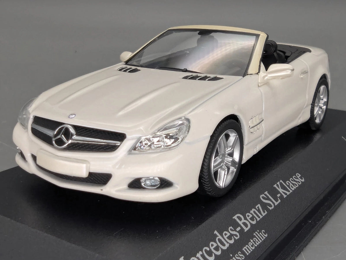 Modellautos 1:43 Minichamps Mercedes Benz SL Klasse 2008 R230 Diamantweiss OVP