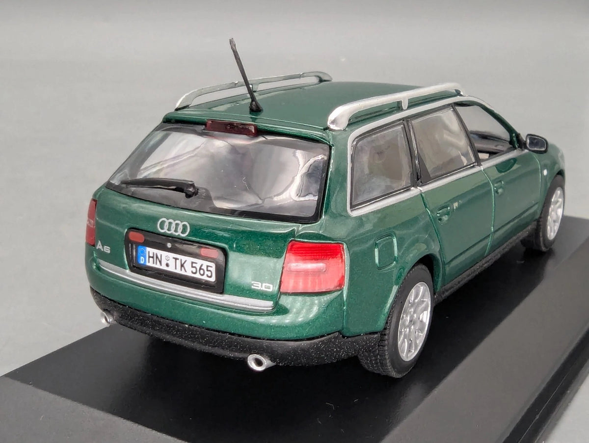 Modellautos 1:43 Minichamps Audi A6 Avant Grün Metallic mit Dealer OVP