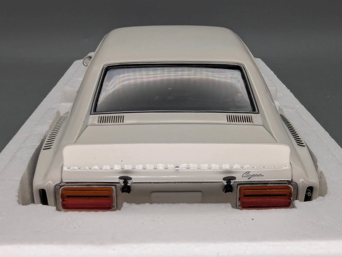 Modellautos 1:18 Minichamps Ford Capri RS 3100 1974 Weiß mit OVP