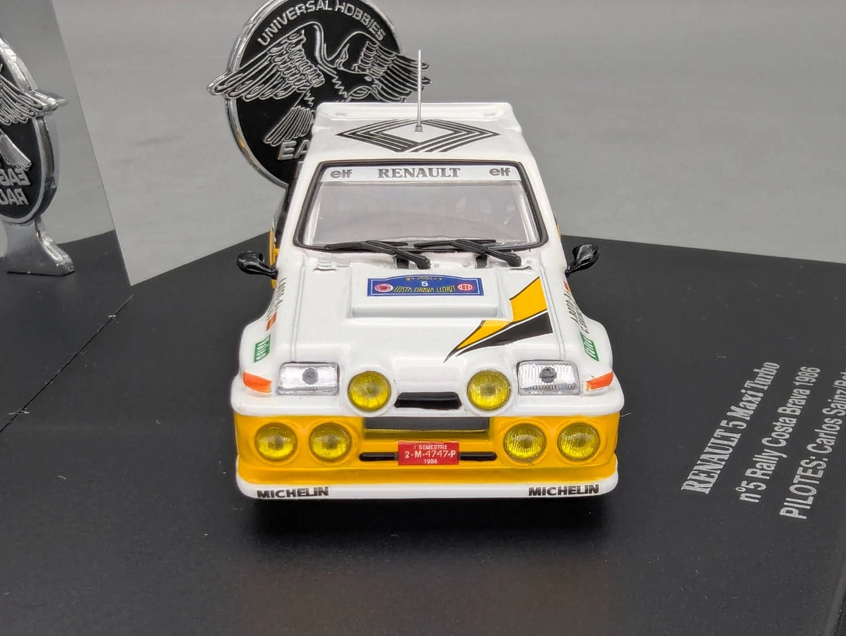 Modellautos 1:43 Universal Hobbies Renault Maxi Turbo 1966 #5 Sainz Boto Vitrine