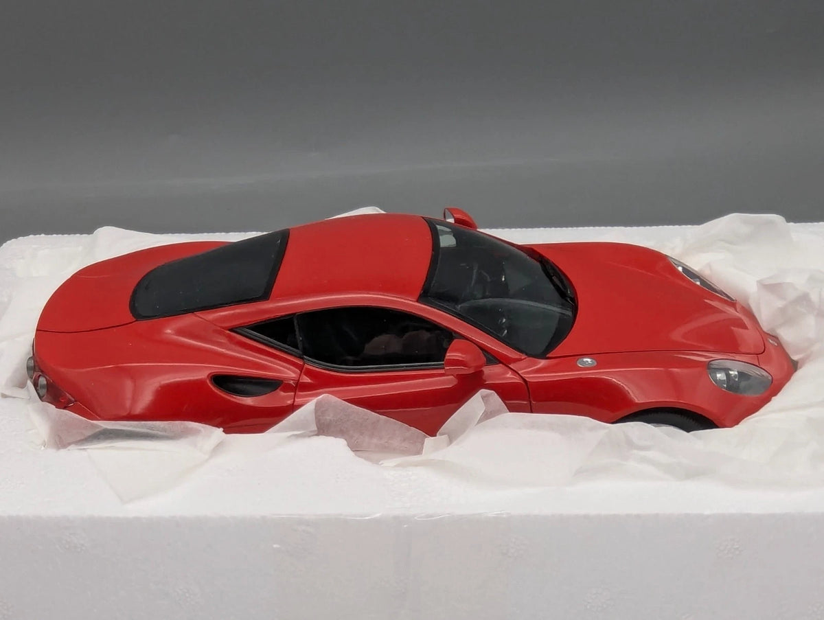 Modellautos 1:18 Revell Artega GT Feuerrot mit OVP